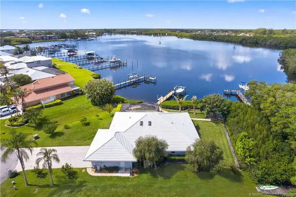1007 SE Kitching Cove Lane, Port St Lucie, FL 34952