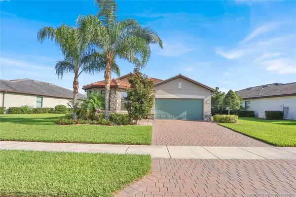 466 SE Vallarta Drive, Port St Lucie, FL 34984