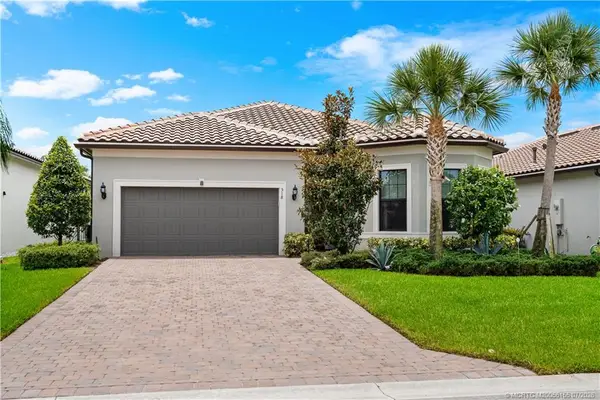518 SE Crathes Street, Port St Lucie, FL 34984