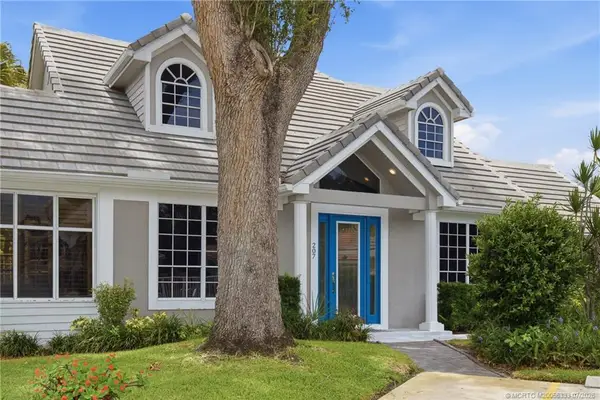 207 Woodsmuir Court, Palm Beach Gardens, FL 33418