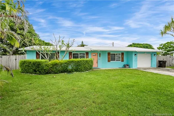 1126 SE Alamanda Lane, Stuart, FL 34996