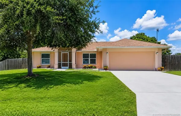 2007 SE Heathwood Circle, Port St Lucie, FL 34952