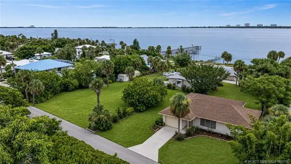 104 Sheridan Lane, Jensen Beach, FL 34957