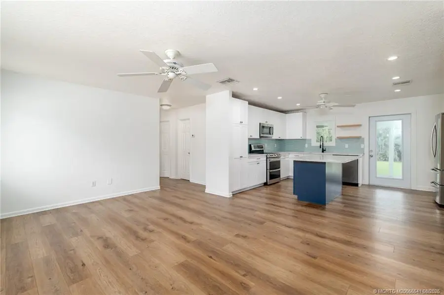 8300 SE Camellia Drive, Hobe Sound, FL 33455 - #3