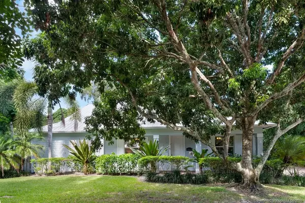 1015 SW Flora Belle Lane, Stuart, FL 34994