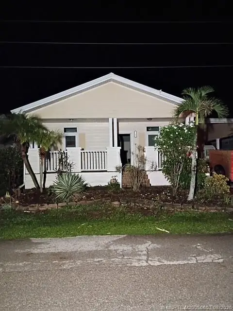 746 Pirates Rest Road, North Fort Myers, FL 33903
