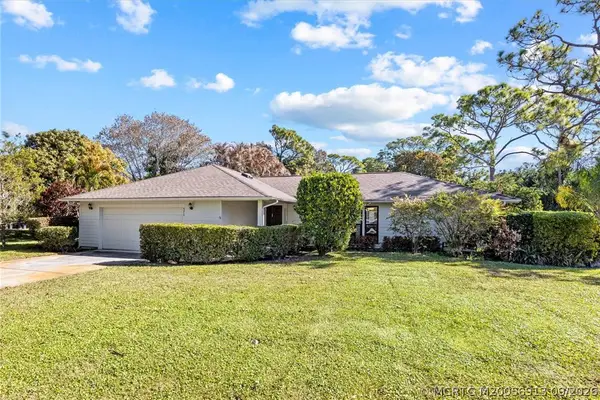 571 NE Town Terrace, Jensen Beach, FL 34957