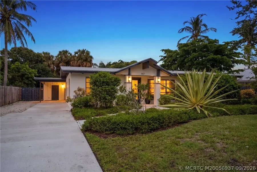 807 SE Weir Street, Stuart, FL 34994 - #3