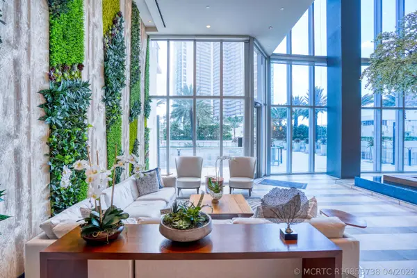 851 NE 1st Avenue #812, Miami, FL 33132