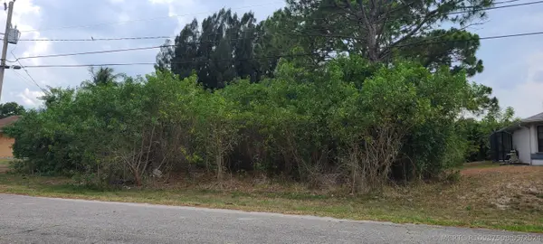 3243 SE Pinto Street, Port St Lucie, FL 34984