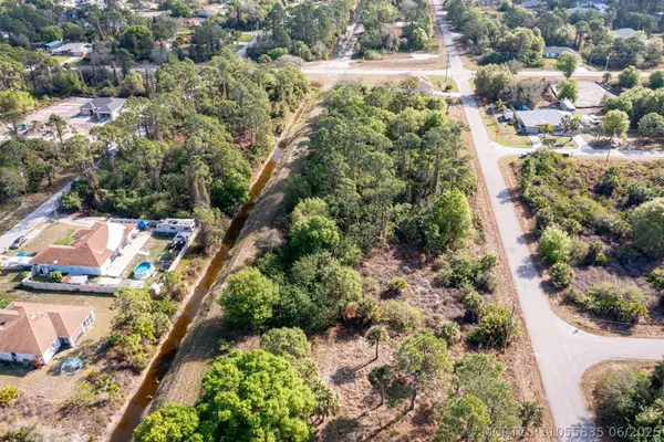 773 Cadis Street E, Lehigh Acres, FL 33974