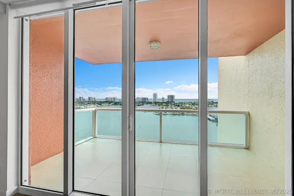 2640 Lake Shore Drive #2011, Riviera Beach, FL 33404