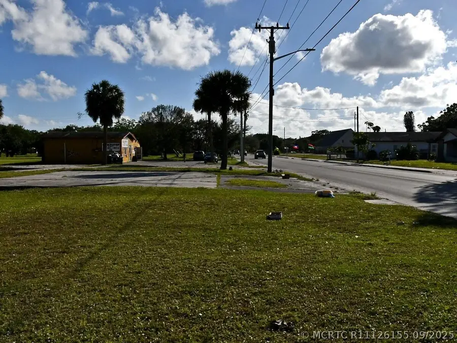 708 N 13th Street, Fort Pierce, FL 34950 - #2