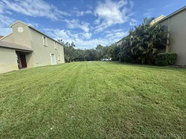 2527 SE Ruskin Drive, Port St Lucie, FL 34952