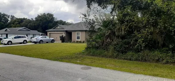 2046 Galahad Drive, Deltona, FL 32738