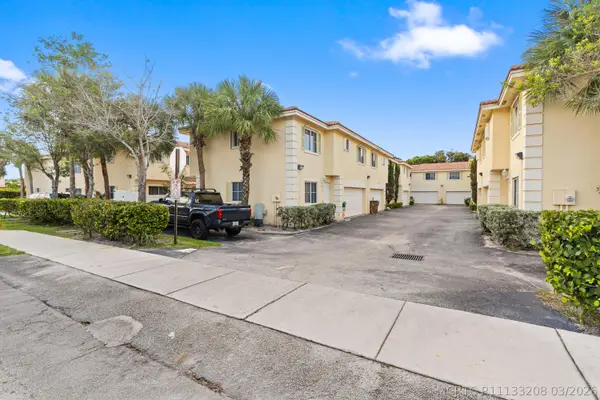 176 SE 2nd Street Se, Deerfield Beach, FL 33441