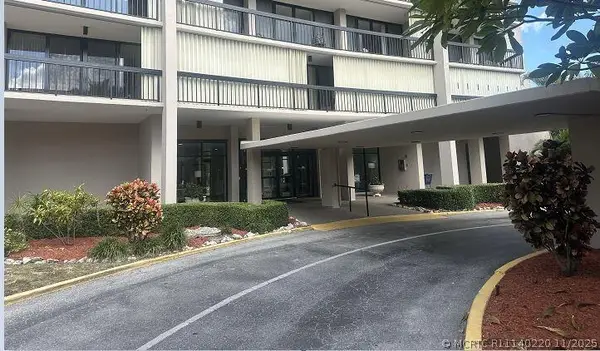 2425 Presidential Way #1203, West Palm Beach, FL 33401