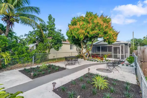 610 N D Street, Lake Worth Beach, FL 33460