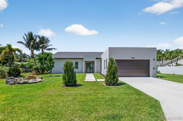 3920 Espan Court, Palm Springs, FL 33461