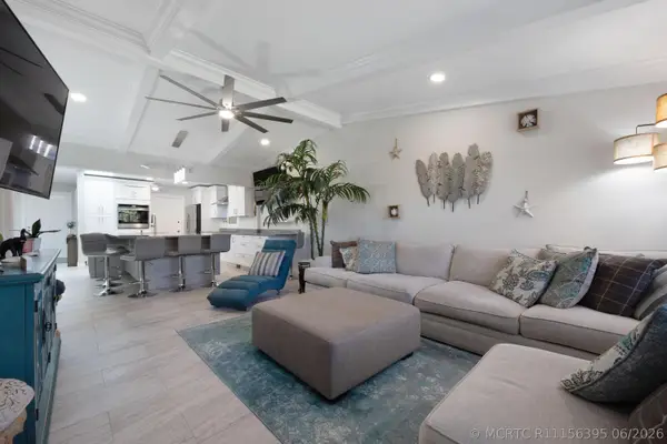 7 Ridge Pointe Drive #C, Boynton Beach, FL 33435
