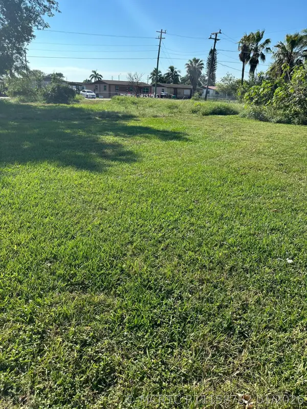501 W Baines Terrace, Pahokee, FL 33476