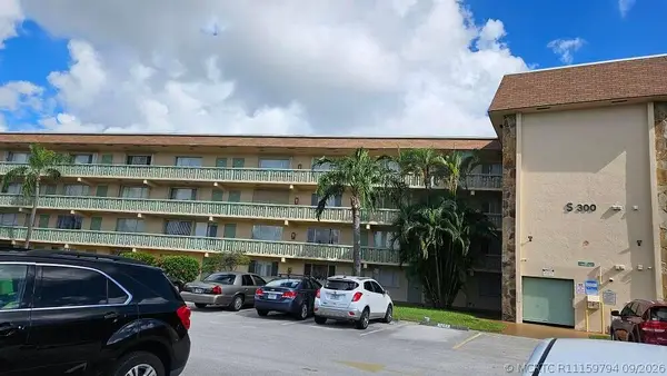 300 Village Green Circle S #209, Palm Springs, FL 33461