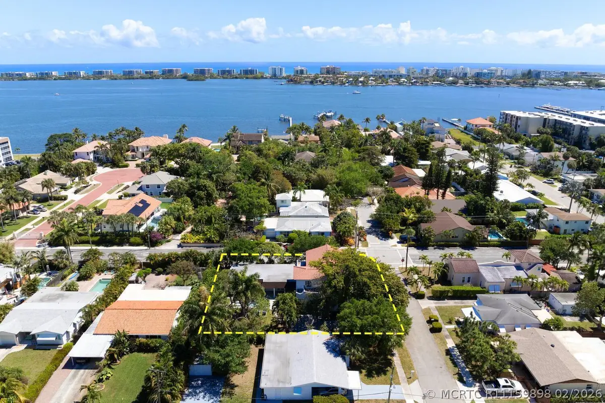 1629 S Lakeside Drive, Lake Worth Beach, FL 33460 - #1