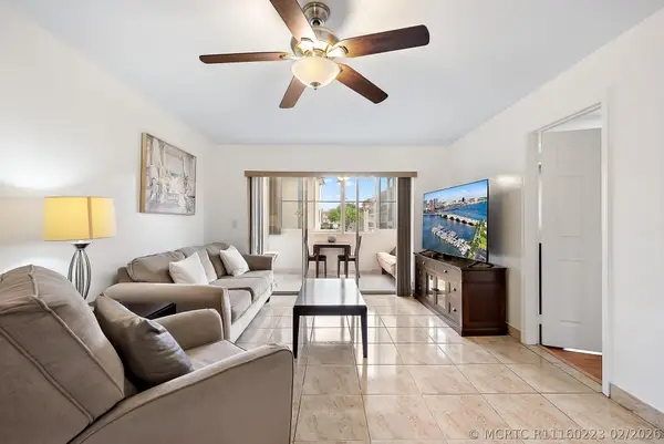 701 Lori Drive #206, Palm Springs, FL 33461