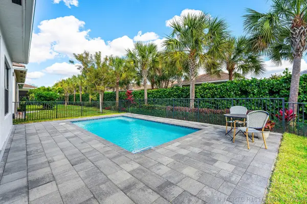 16047 Key Biscayne Lane, Loxahatchee, FL 33470