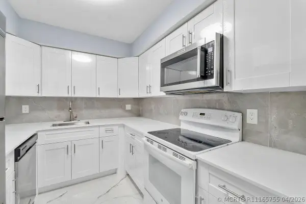 9960 Pineapple Tree Drive #107, Boynton Beach, FL 33436