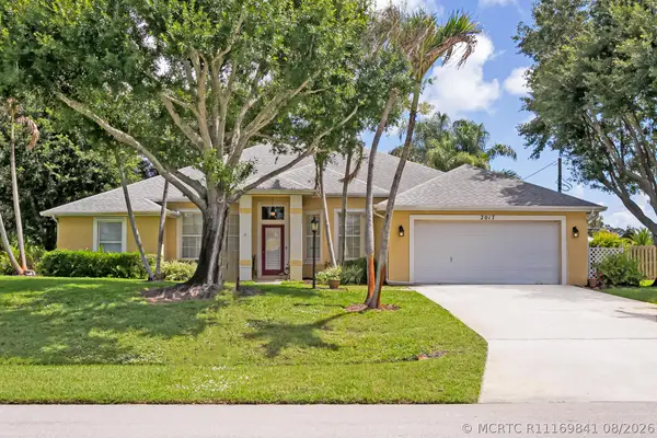 2017 SE Allamanda Drive, Port St Lucie, FL 34952