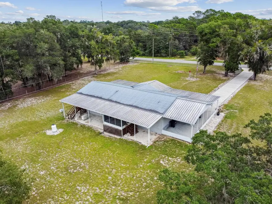 135 Lake Como Dr, Pomona Park, FL 32181 - #2