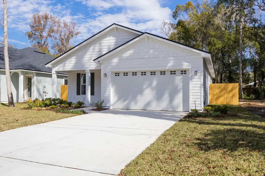524 N Cypress Ave, Green Cove Springs, FL 32043 - #3