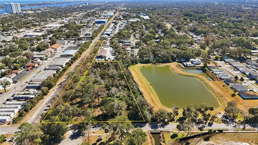 403 10th Street, Holly Hill, FL 32117 - #3