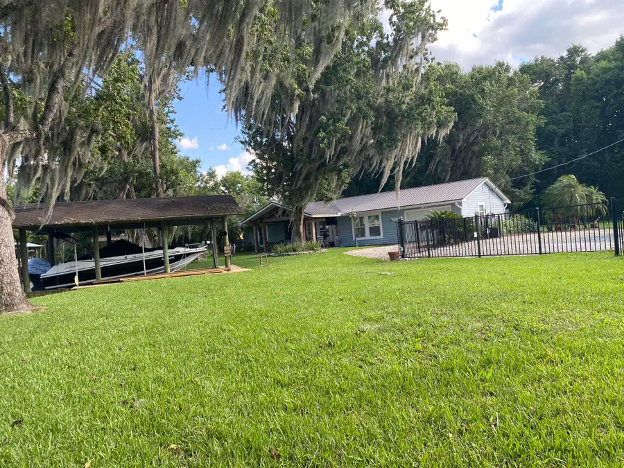 137 & 135 Riverside Dr, Satsuma, FL 32189 - #2