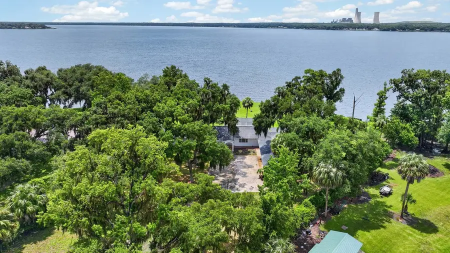 157 W Grandview Dr, East Palatka, FL 32131 - #2