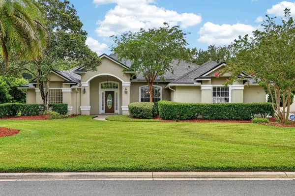 165 Edgewater Branch Dr, St Johns, FL 32259