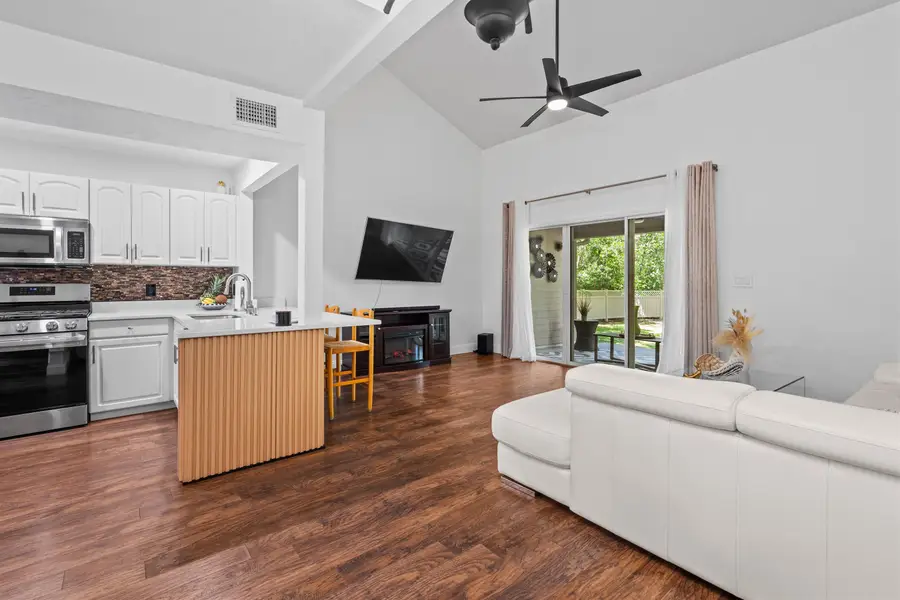 1215 NW 55th St #7, Gainesville, FL 32605 - #2