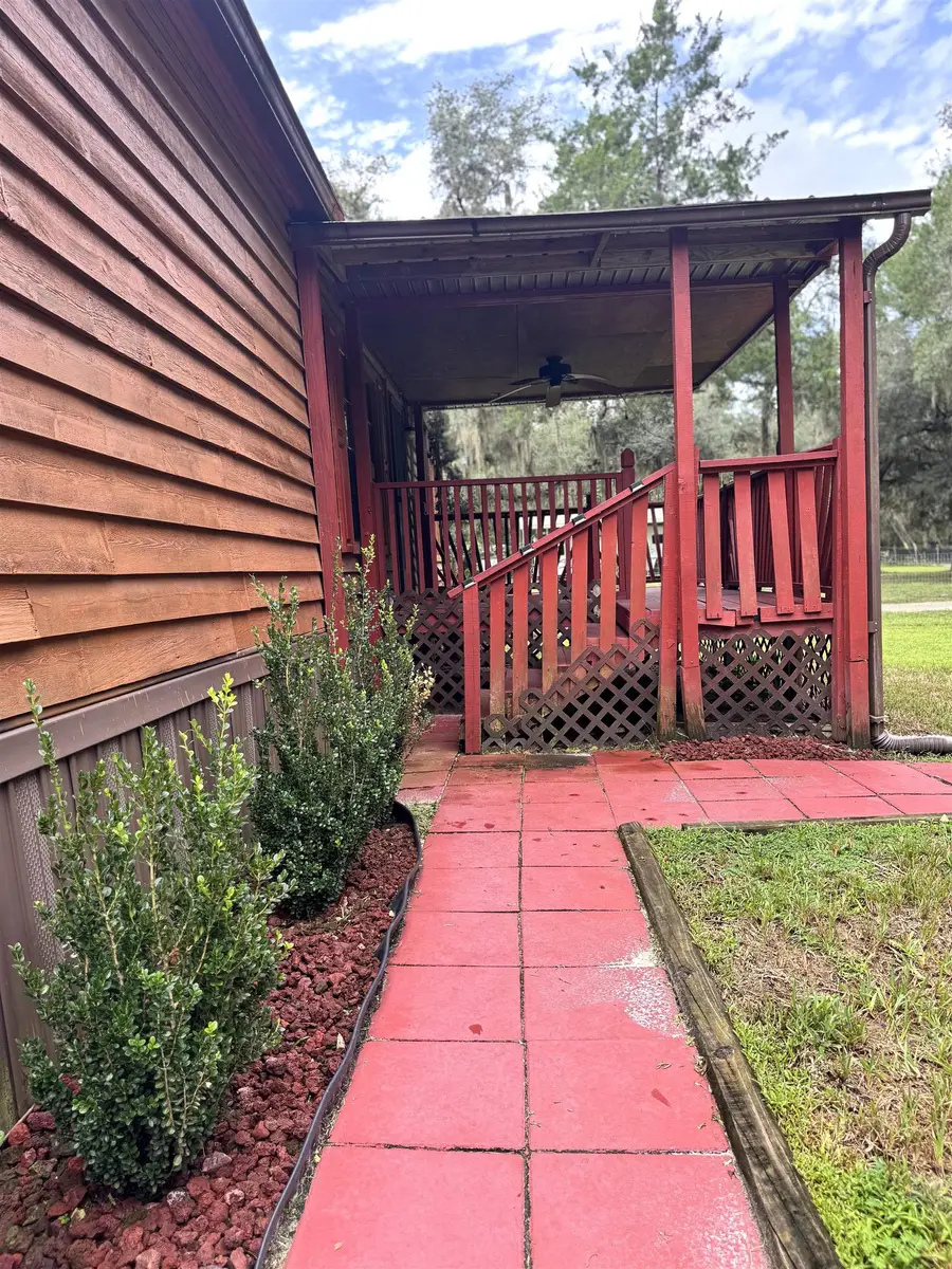 202 N Pine Ave, Florahome, FL 32140 - #2