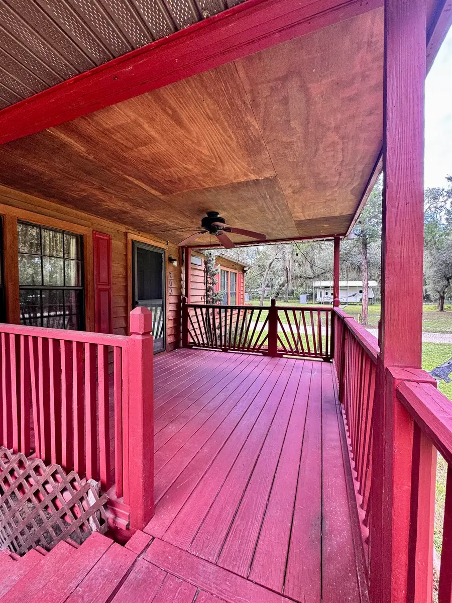 202 N Pine Ave, Florahome, FL 32140 - #3