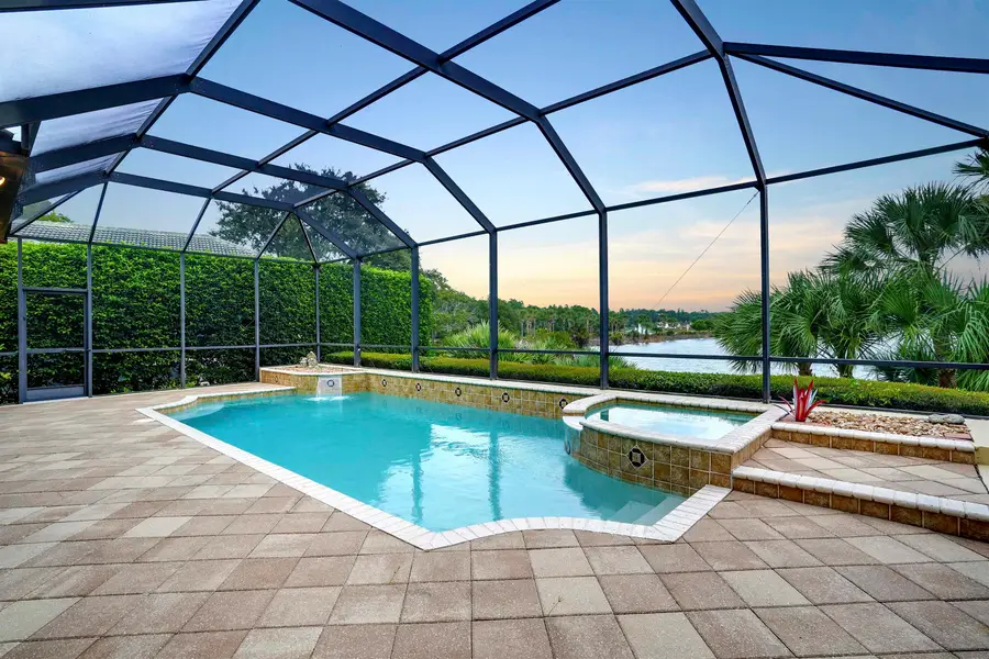 28 Emerald Lake Dr, Palm Coast, FL 32137 - #2