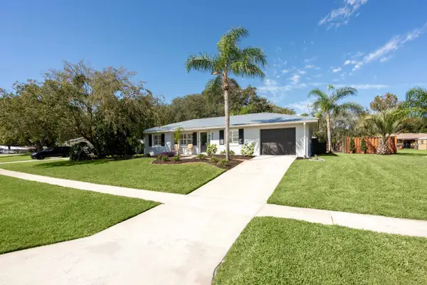 953 Alcala Dr, St Augustine, FL 32086