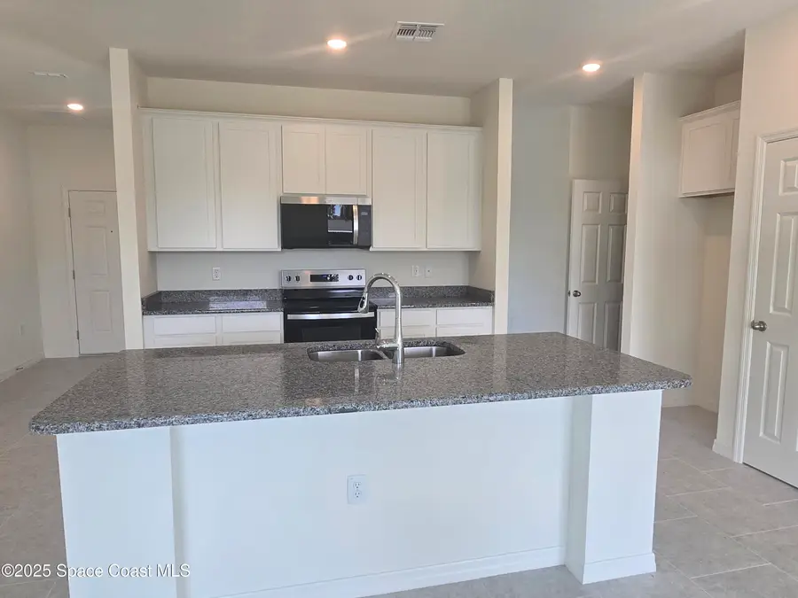 530 Breakwater Street Se, Palm Bay, FL 32909 - Image #3