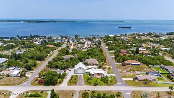 8865 Central Avenue, Micco, FL 32976