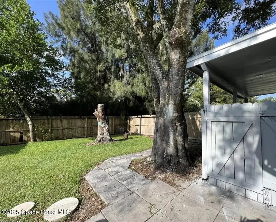 5001 E Whiteway Drive, Tampa, FL 33617 - Image #3