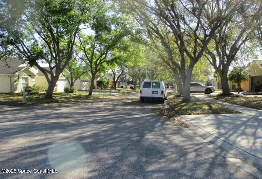 7603 Wiltshire Park Place, Apollo Beach, FL 33572 - Image #2