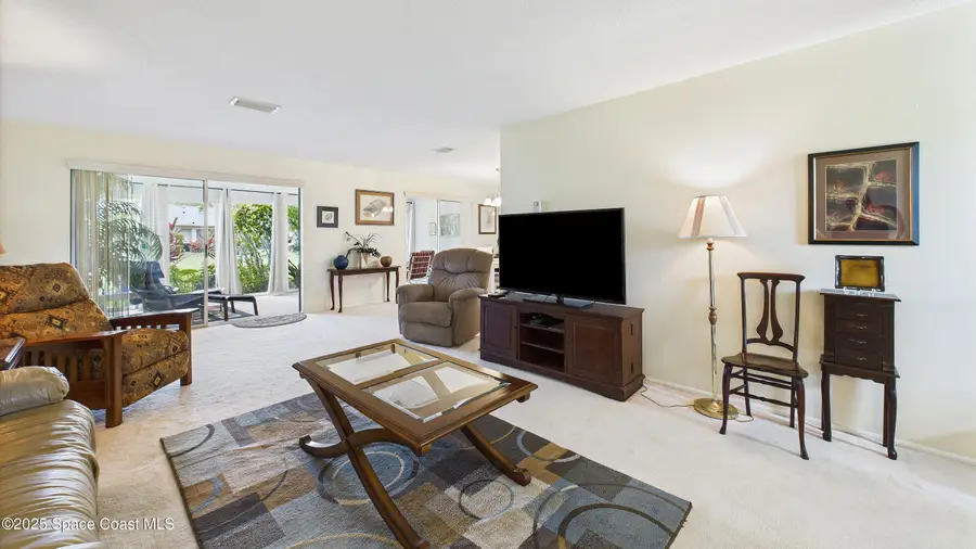 6948 W Country Club Drive N, Sarasota, FL 34243 - Image #3