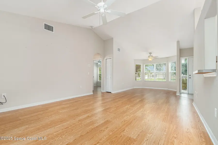 13206 Biscayne Drive, Grand Island, FL 32735 - Image #2