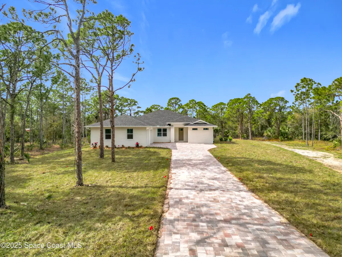 6110 Brabrook Avenue, Grant, FL 32949 - Image #1