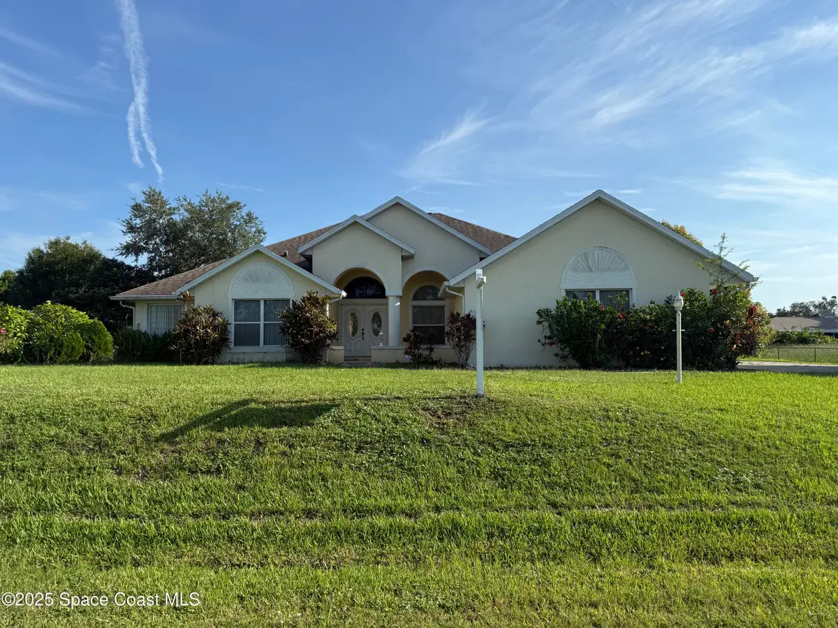 711 Hunan Street Ne, Palm Bay, FL 32907 - #1